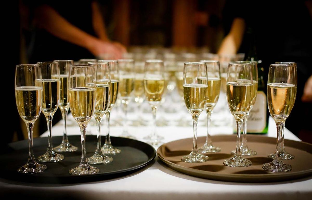 Champagne : Vendre moins mais plus cher... le prix des bulles en effervescence en 2023